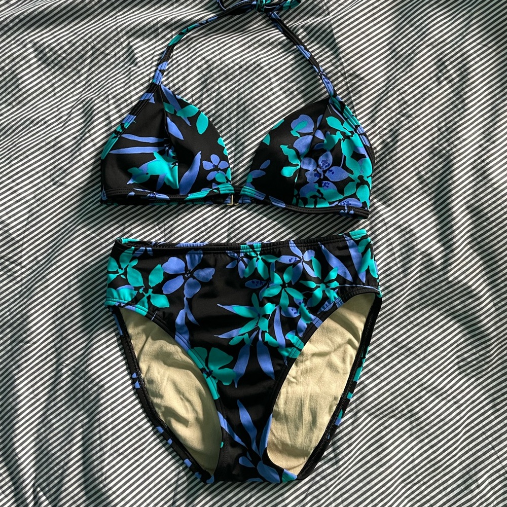 Victoria’s Secret Retro Bikini Set (donation soon)